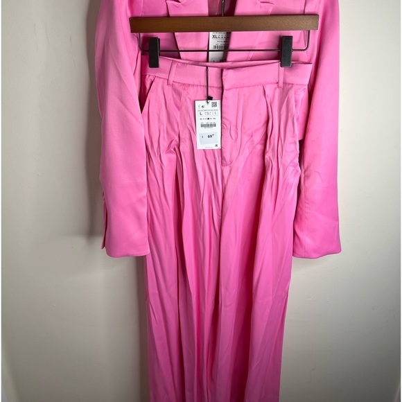 Beauties pink satin suit - Picture 3 of 4